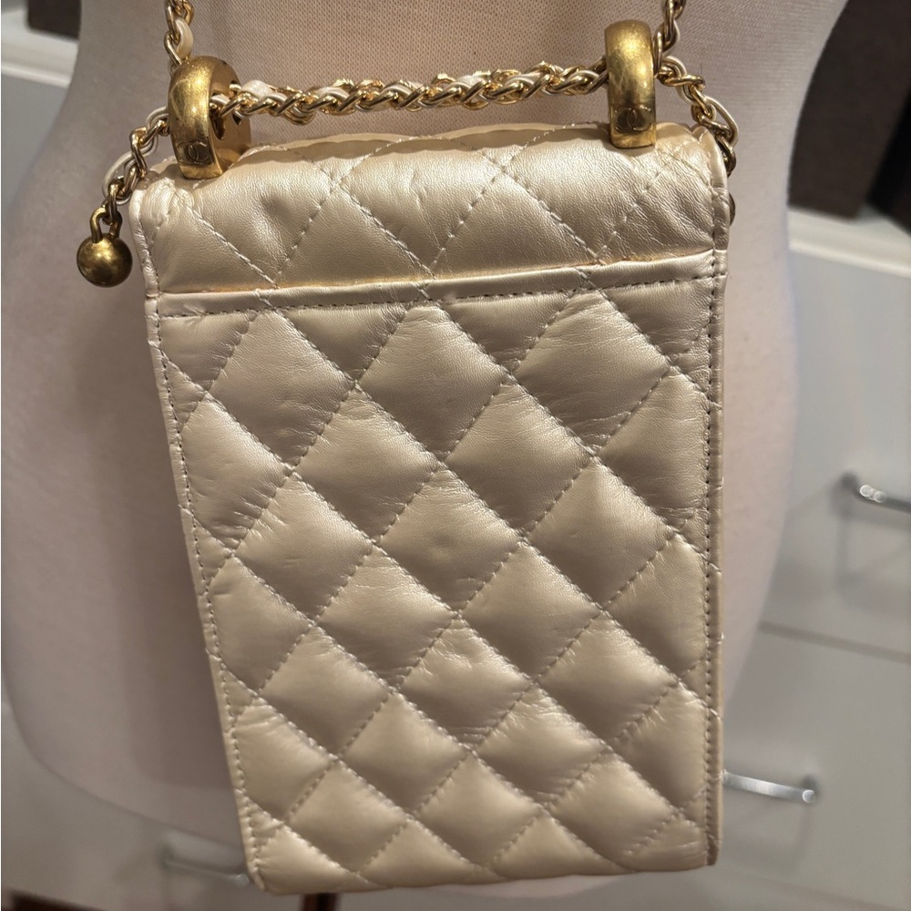 Fashion Quilted Crossbody Bag - Picture 3 of 9